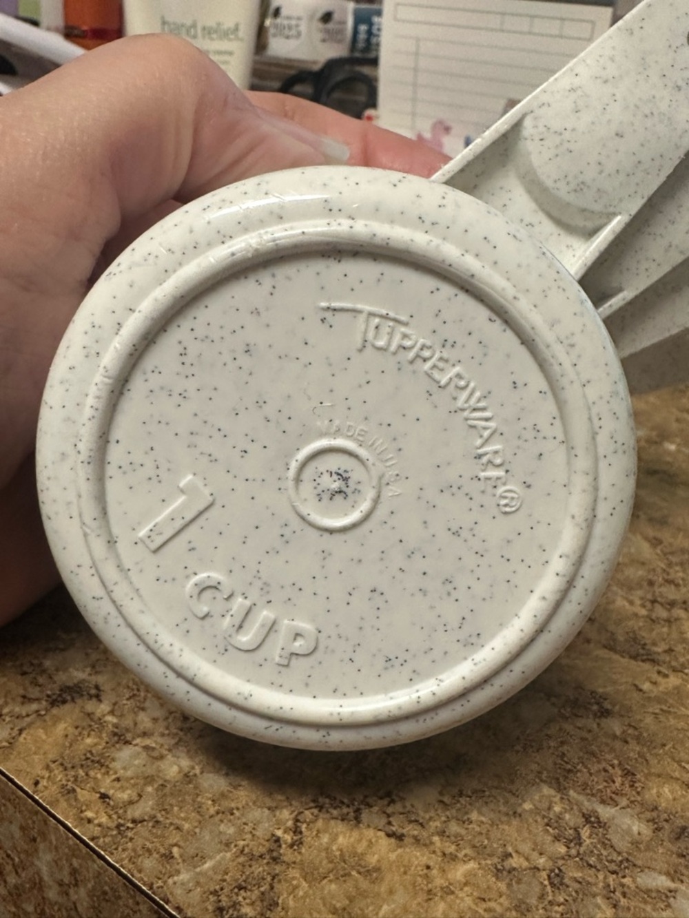 Vintage Tupperware Speckled White Measuring Cups Set - Picture 5 of 9